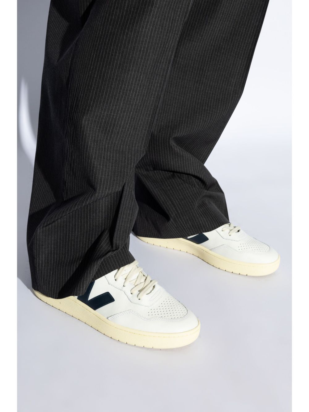 VEJA V-90 sneakers