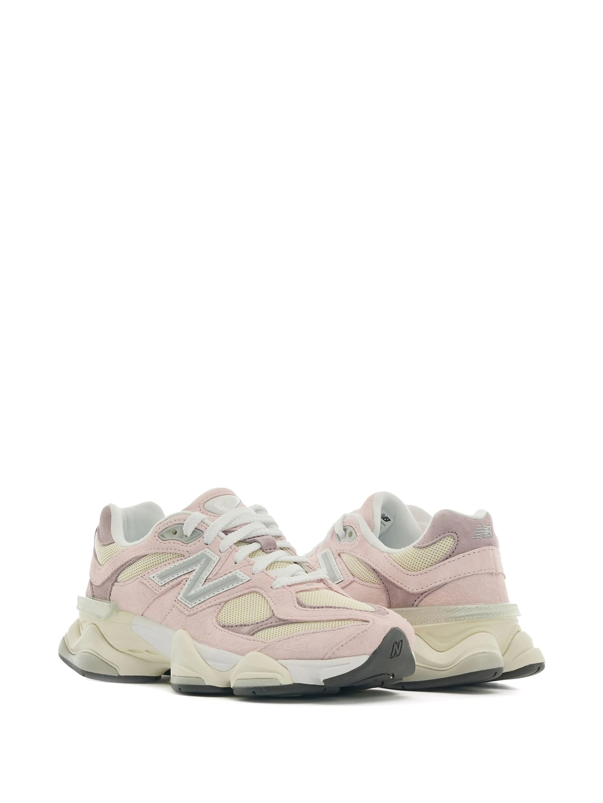 New Balance 9060 light pink Sneakers