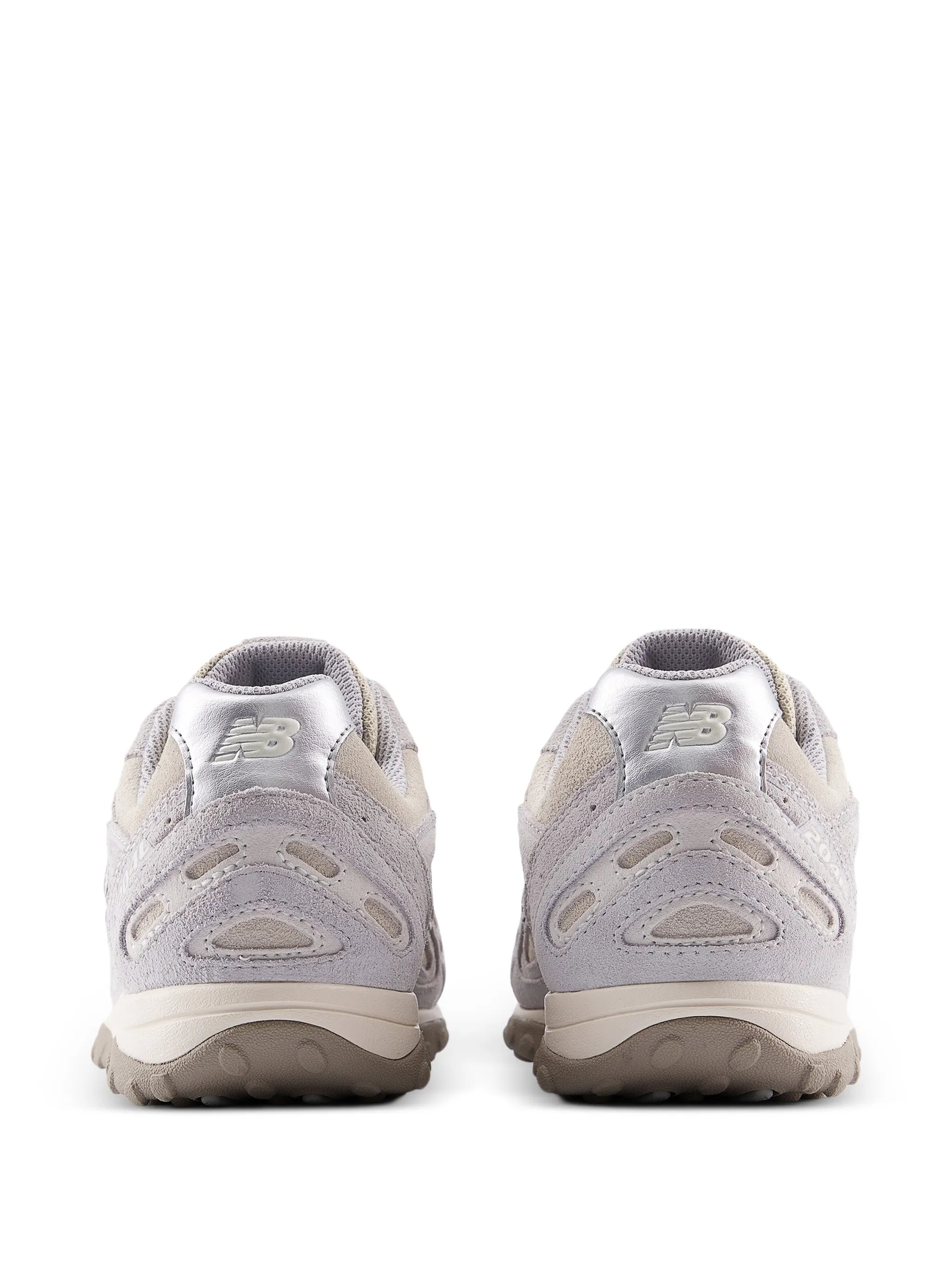 New Balance 204L logo sneakers